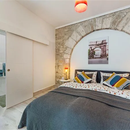 Πανσιόν Porta D'oro Πούλα